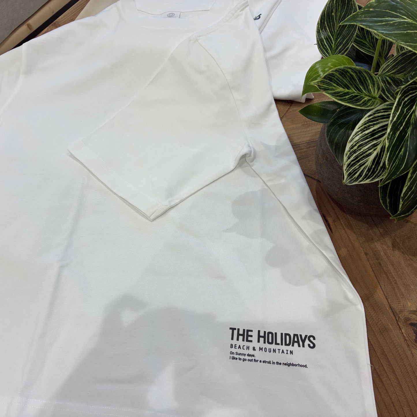 【良質!着心地◎】THE HOLIDAYSオリジナルTshirt(organic cotton100%)裾moji rogo